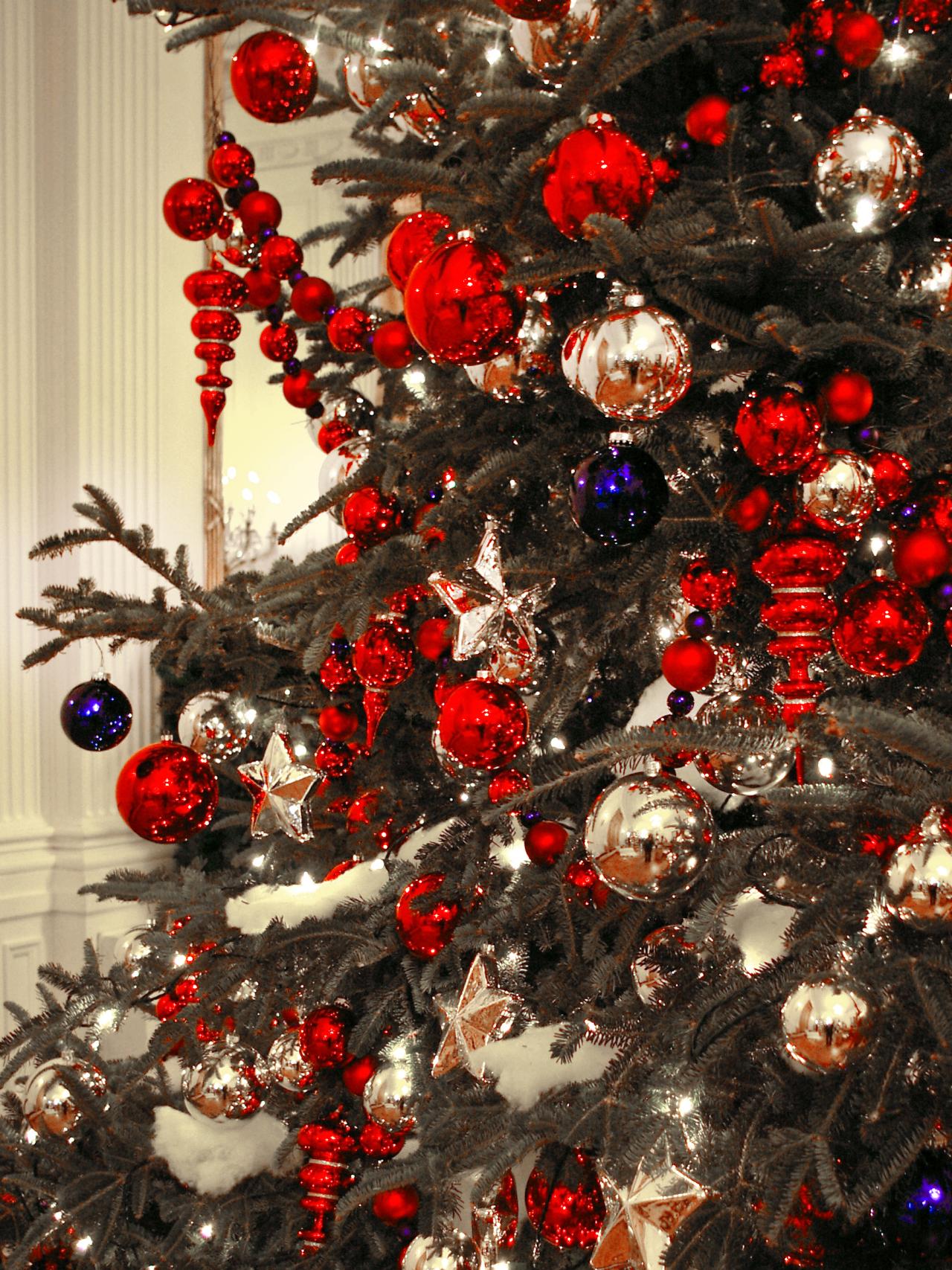 Christmas Tree Decorating Ideas | Interior Design Styles and Color ...