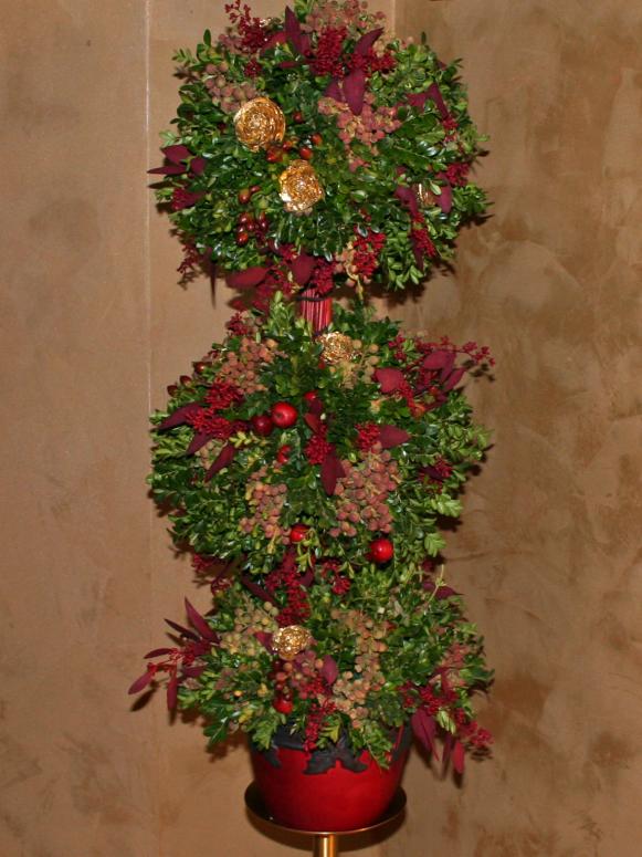 Festive European, Old-World Topiary Perfect For Your Tabletop
Festive European, Old-World Topiary Perfect For Your Tabletop