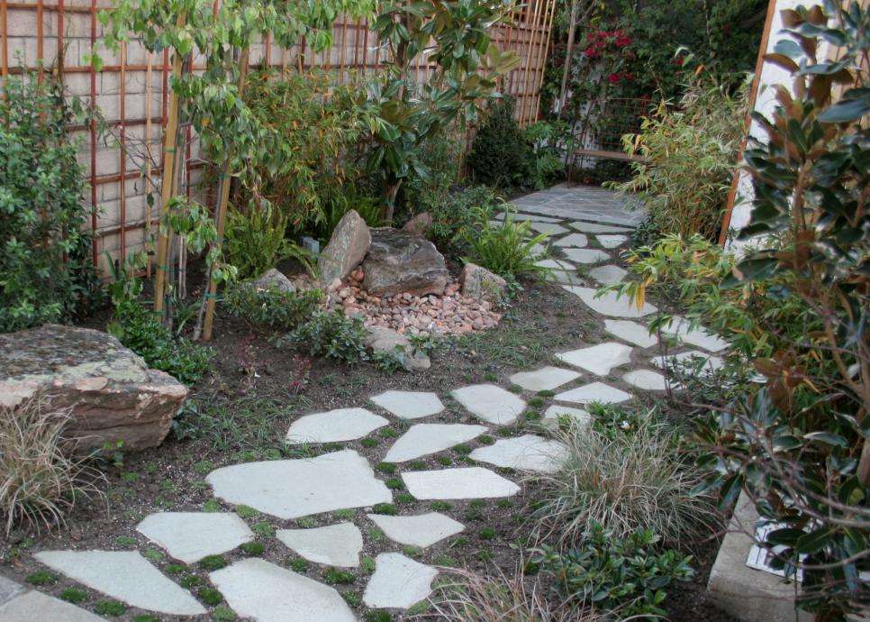 15 Unique Garden Water Features | HGTV