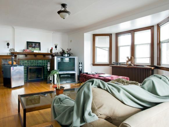 hdivd1403-living-room-bef-s4x3 hdivd1403-living-room-bef-s4x3