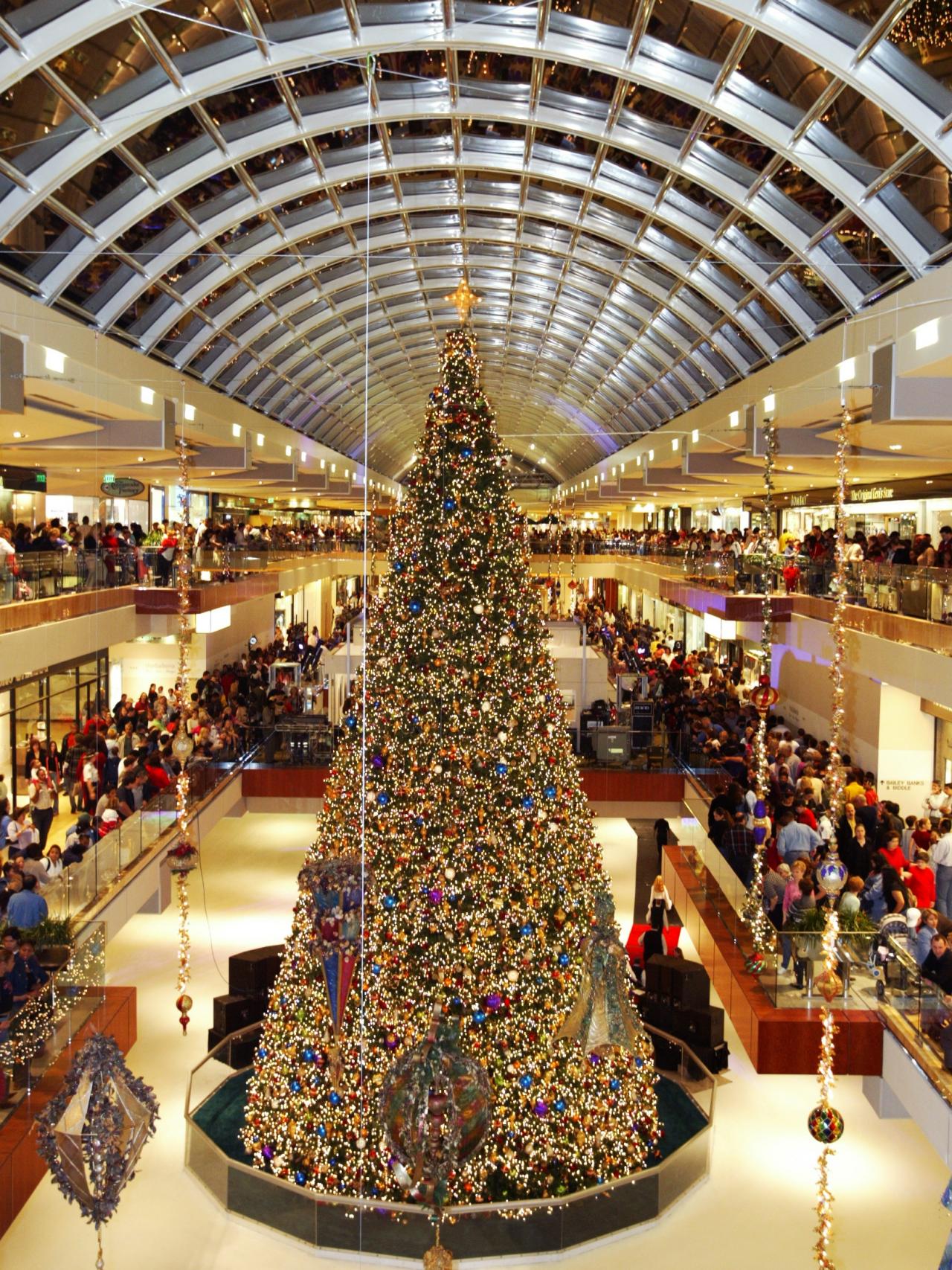 Christmas Traditions From Coast to Coast | Top 10 Christmas Towns ...