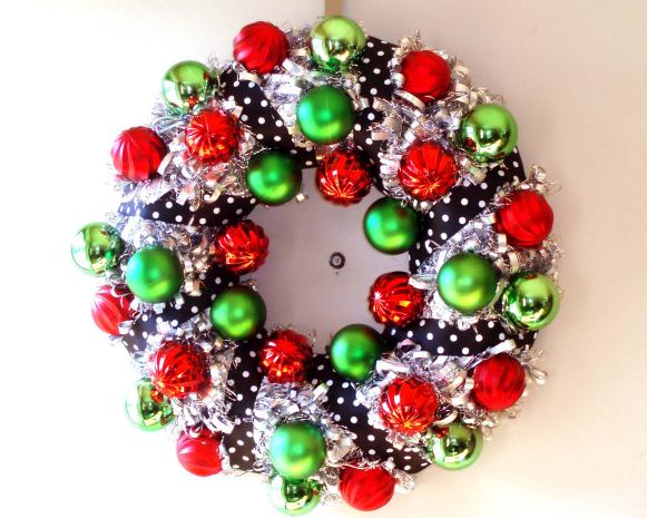 Silver Tinsel Christmas Wreath Silver Tinsel Christmas Wreath