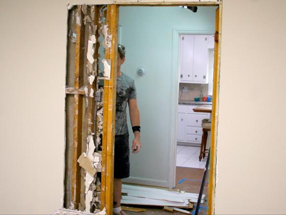 HDSWT708_Hallway-Ripping-Drywall_s4x3 HDSWT708_Hallway-Ripping-Drywall_s4x3