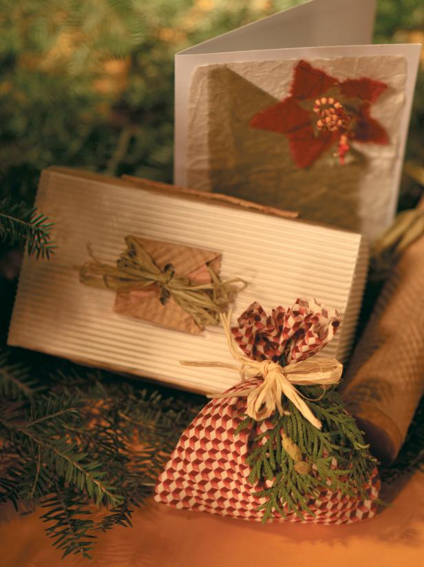 0435_GIFT-WRAP-COVER_s3x4 0435_GIFT-WRAP-COVER_s3x4