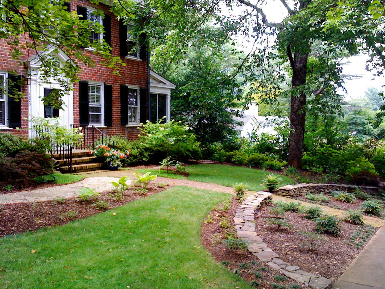 simple front yard landscaping simple landscaping creates an inviting 