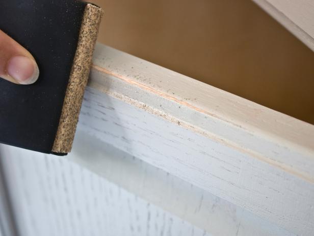 Distress Edges for Cottage Style Look Distress Edges for Cottage Style Look