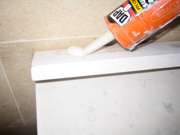 Use Caulk Gun to Evenly Apply Caulk Use Caulk Gun to Evenly Apply Caulk