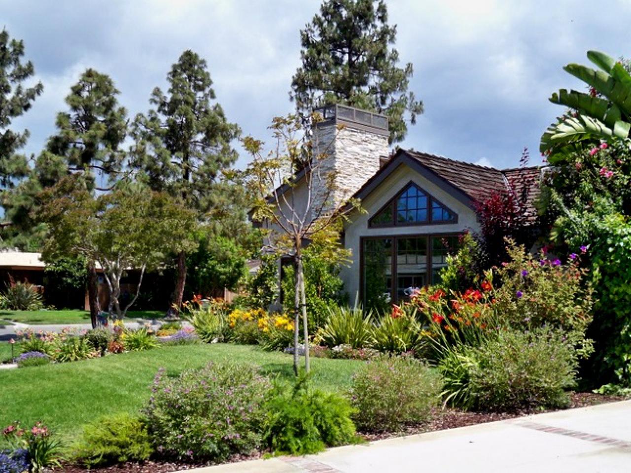 Fabulous Front Yards | Landscaping Ideas and Hardscape Design | HGTV