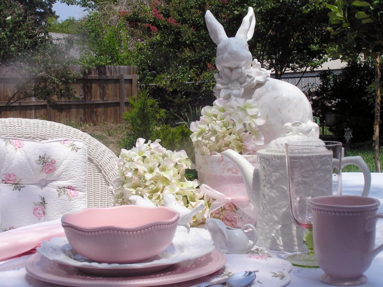 RMS_Tablescapes-Outdoor-Dining-Bunny-Style_s4x3.jpg.rend.hgtvcom.1280.960.jpeg (1280×960)