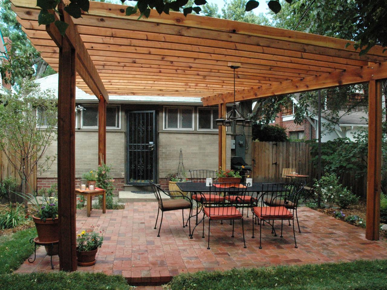 How To Build A Wood Pergola Hgtv 