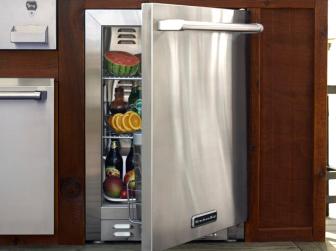 Outdoor Kitchen Refrigerator with Stainless Steel Door