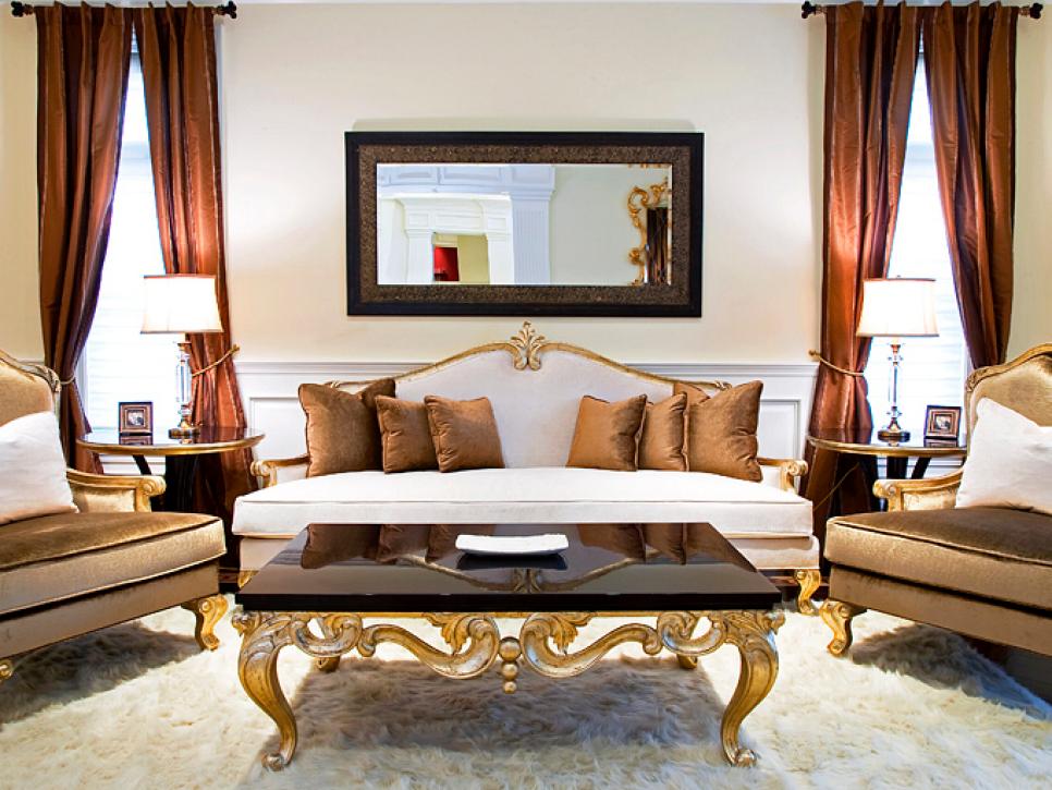 Gold Blends with Bronze in Fashionable Living Room