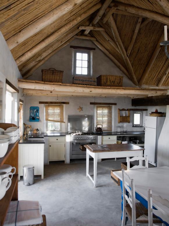 Country Kitchen with Vaulted Ceiling Country Kitchen with Vaulted Ceiling