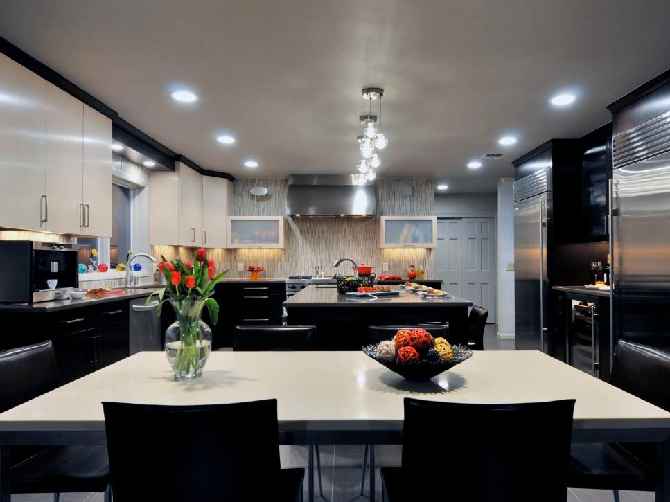 Black & White Eat-in Kitchen With Island & Stainless Steel Appliances