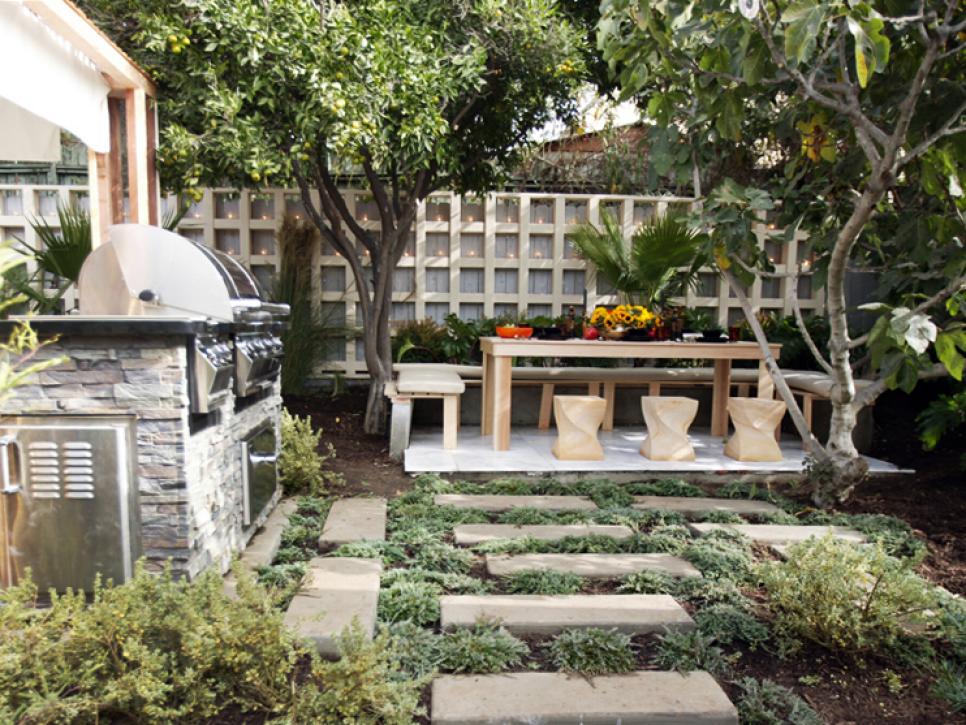 20 Outdoor Kitchens and Grilling Stations | HGTV