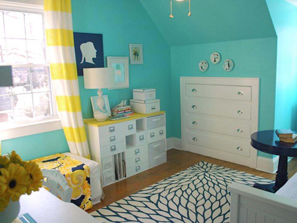 9 Tiny Yet Beautiful Bedrooms | HGTV