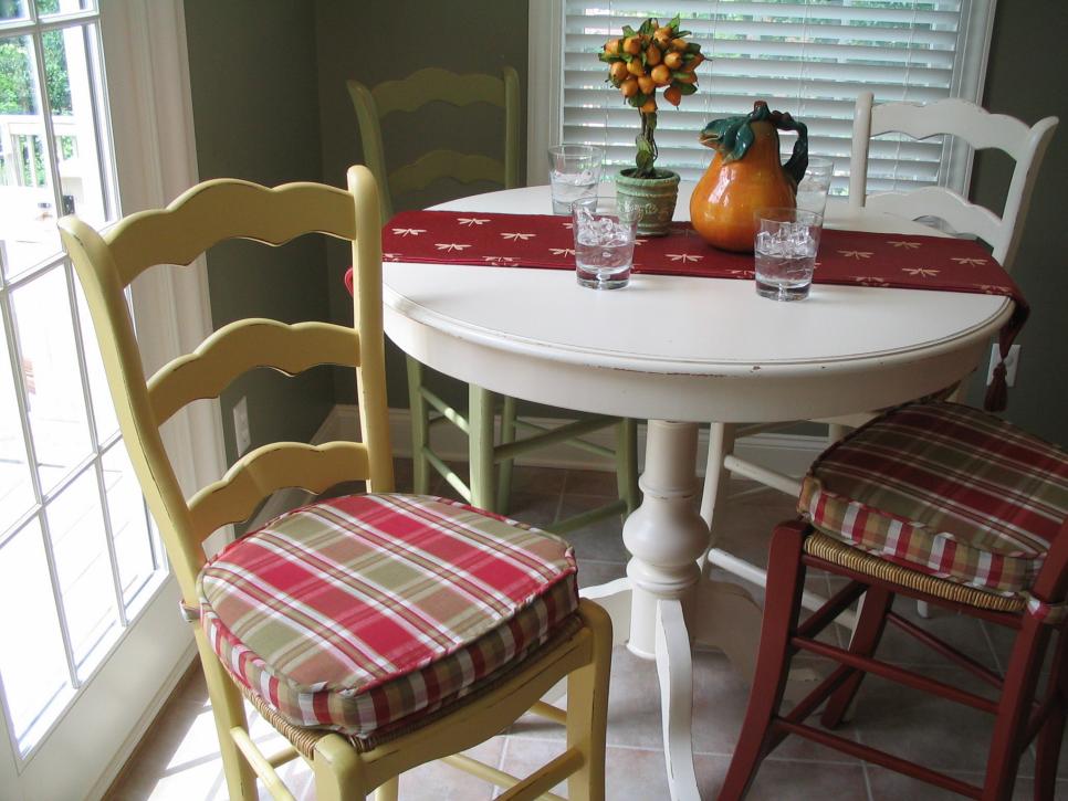 Colorful Country Dining Nook With White Table