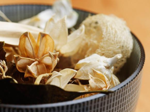 Gain Decor And A Delightful Scent With Scented Potpouri Gain Decor And A Delightful Scent With Scented Potpouri