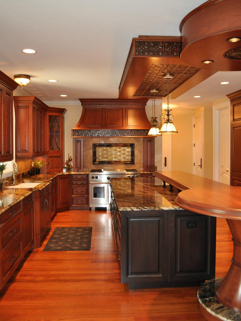 Traditional Kitchen With Floating Ceiling