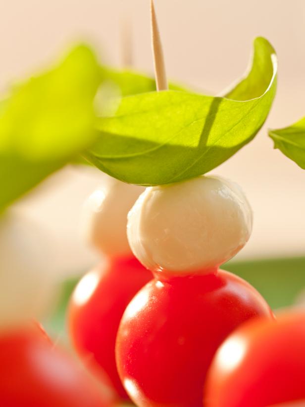 Fresh Mozzarella and Tomato Party Appetizers Fresh Mozzarella and Tomato Party Appetizers