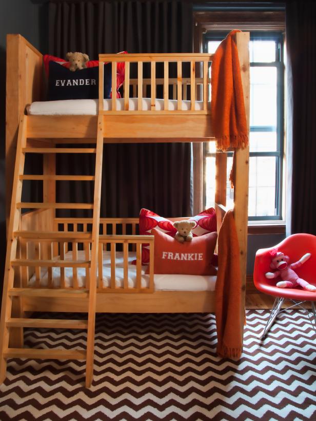 Contemporary Kids Bedroom With Wood Bunk Beds Contemporary Kids Bedroom With Wood Bunk Beds