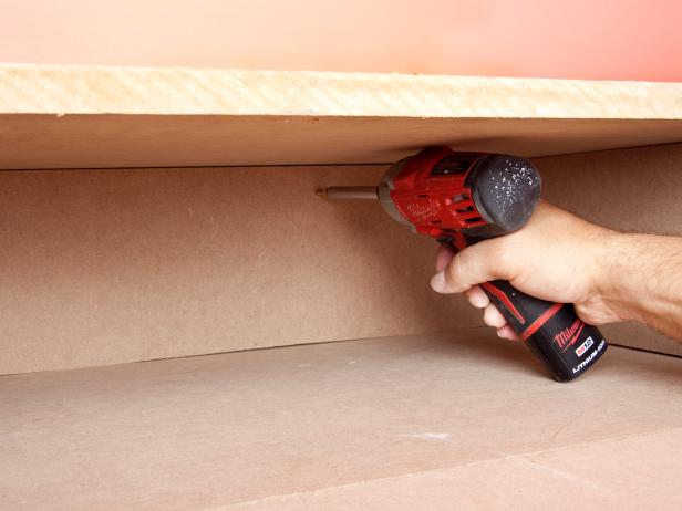 Screw Workstation to Cleat Screw Workstation to Cleat