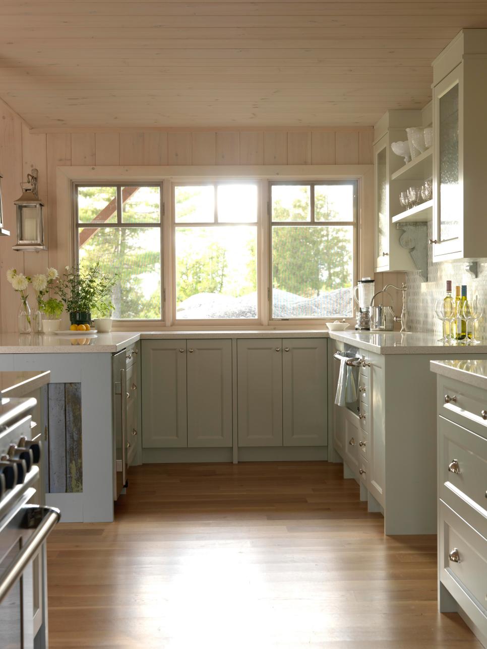 Neutral Cottage Kitchen with Large WIndows Blue Cottage Kitchen with Large WIndows