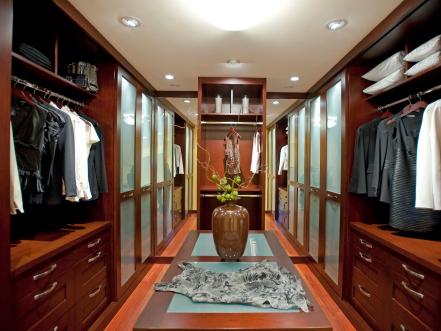 Contemporary Walk-In Master