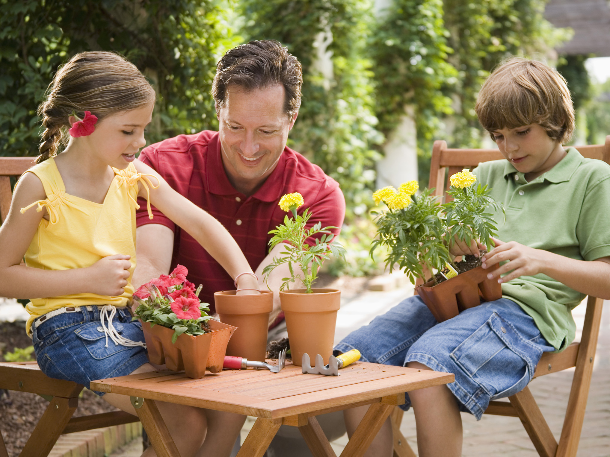 Gardener threesome pictures