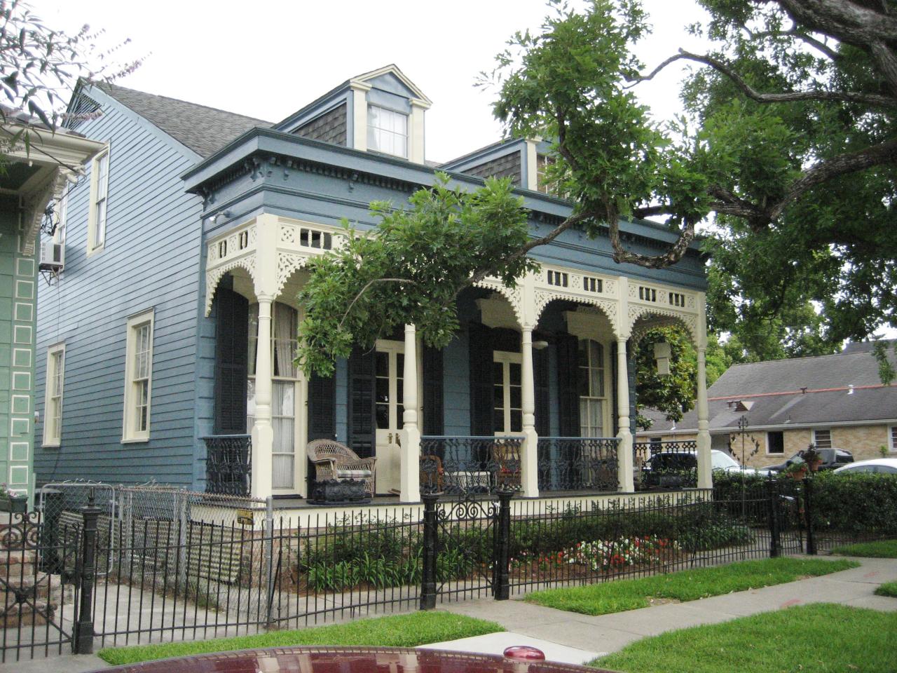 New Orleans-Style Homes | Interior Design Styles and Color Schemes for