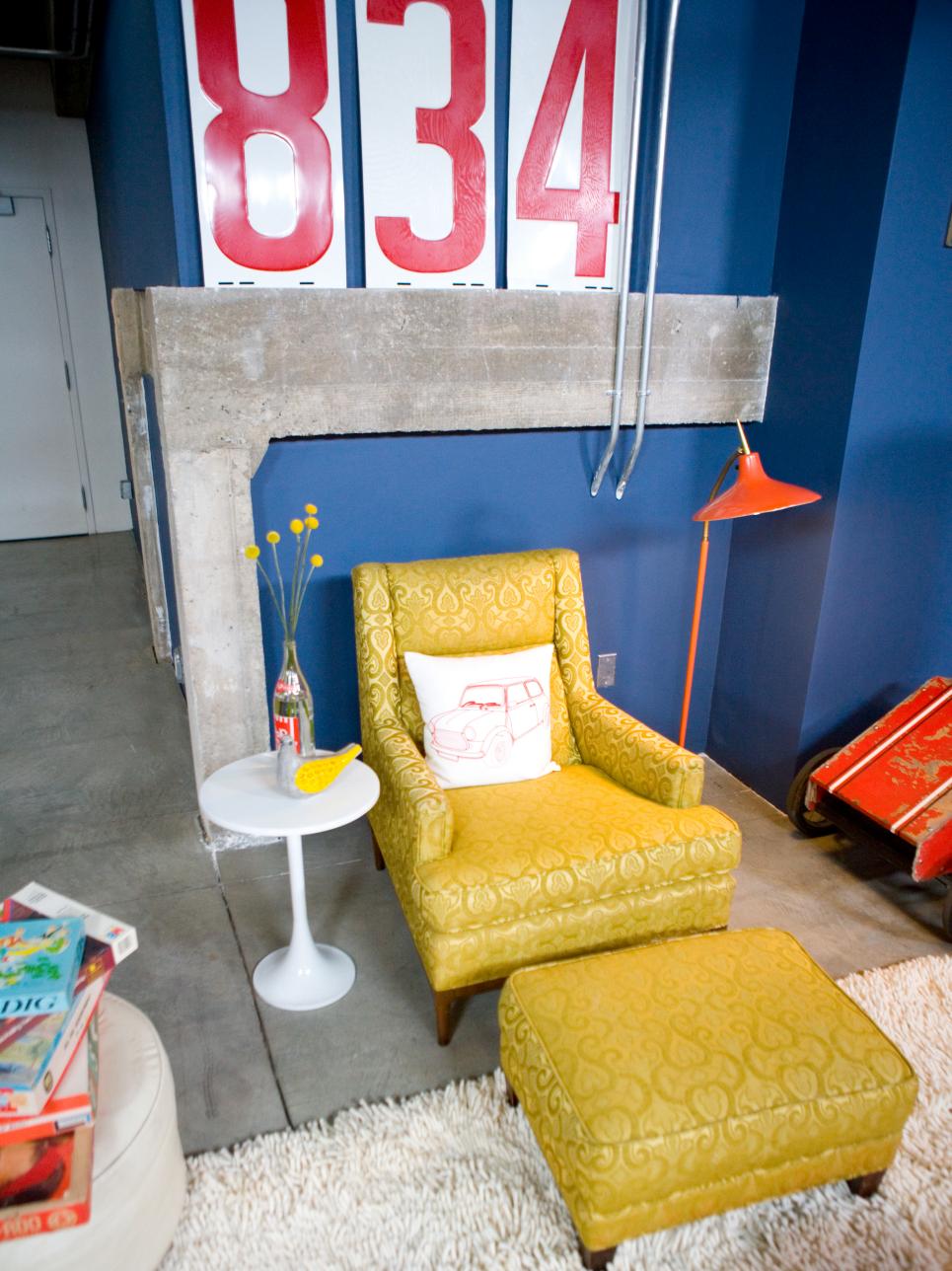 Retro Reading Nook With Vintage Furniture Retro Reading Nook With Vintage Furniture