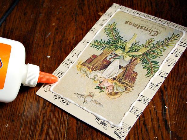 To add a glitter boarder, simply add a thin layer of glue to desired area and then cover in glitter. Shake off any excess.