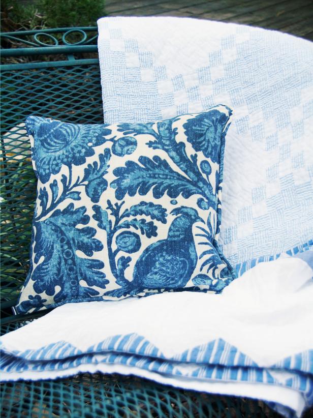 Pillow and Throw on Teal Bench Pillow and Throw on Teal Bench