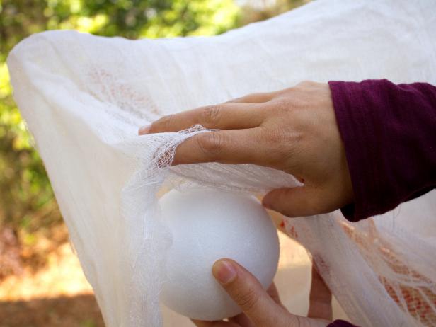 Halloween Ghost With Gauze Covering Foam Ball Hands