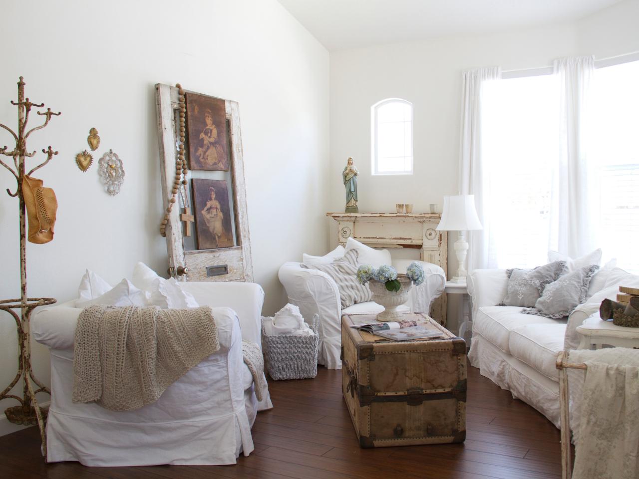 minimalist shabby chic living room