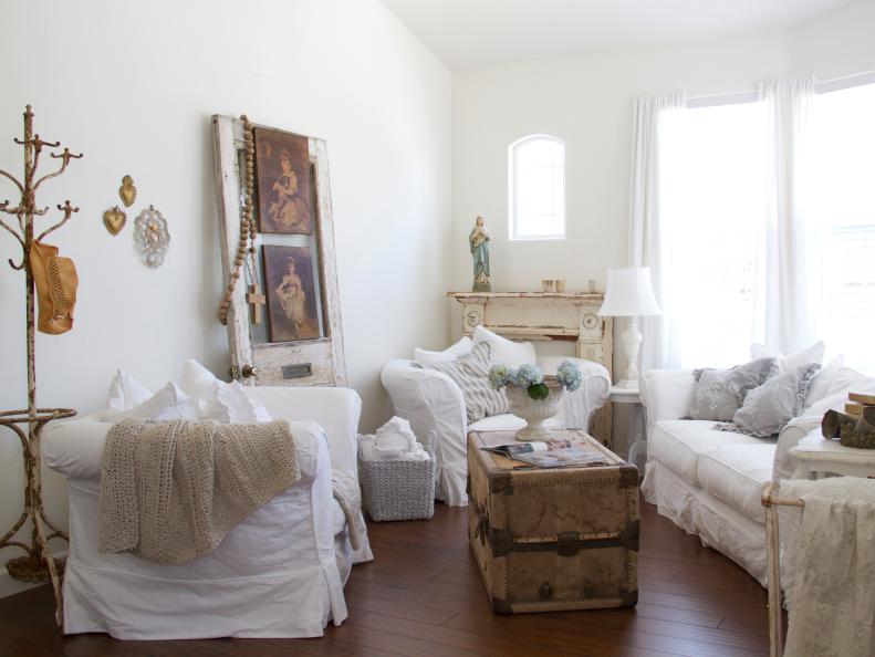 White Shabby Chic Living Room With White Seating & Trunk Coffee Table