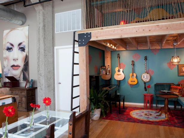 Eclectic Loft With Blue Music Studio Space Eclectic Loft With Blue Music Studio Space