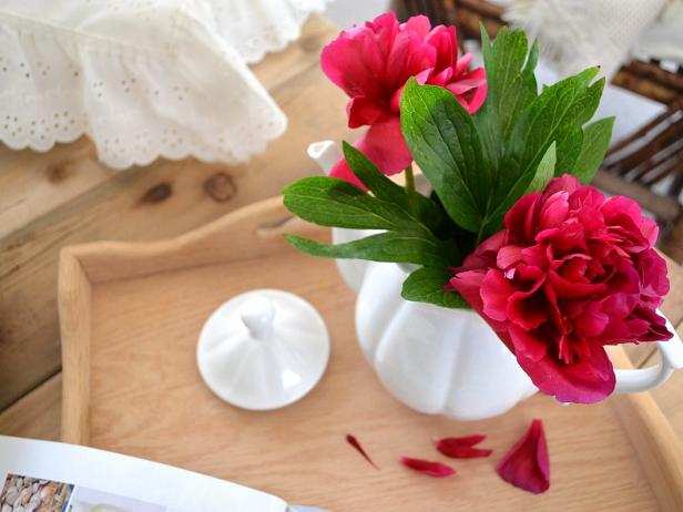 Flowers in Teapot Centerpiece Flowers in Teapot Centerpiece