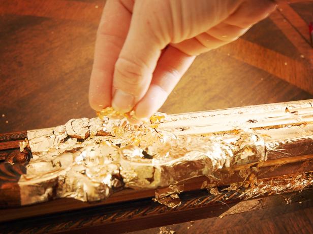 Pick up these flakes and use them to fill in small gaps in leaf.