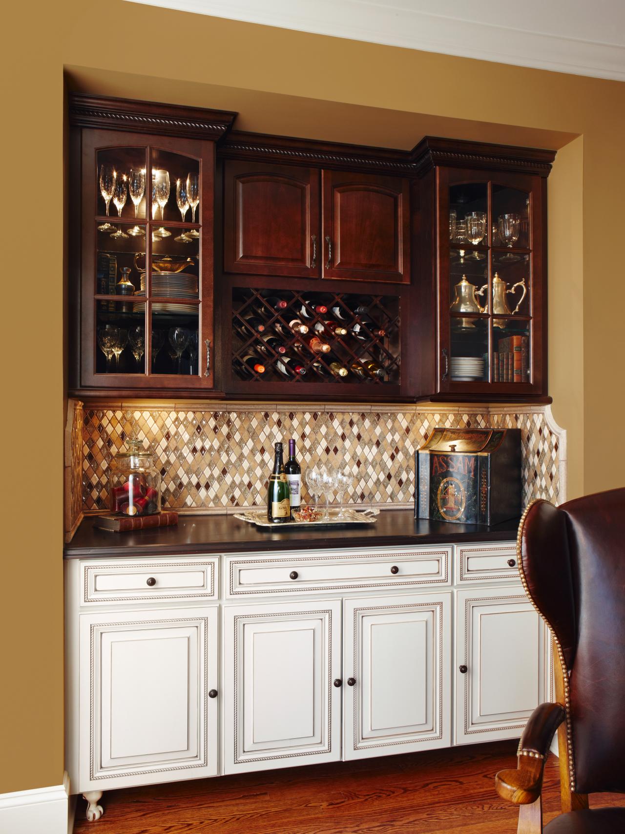 traditional neutral wet bar with diamond-patterned backsplash