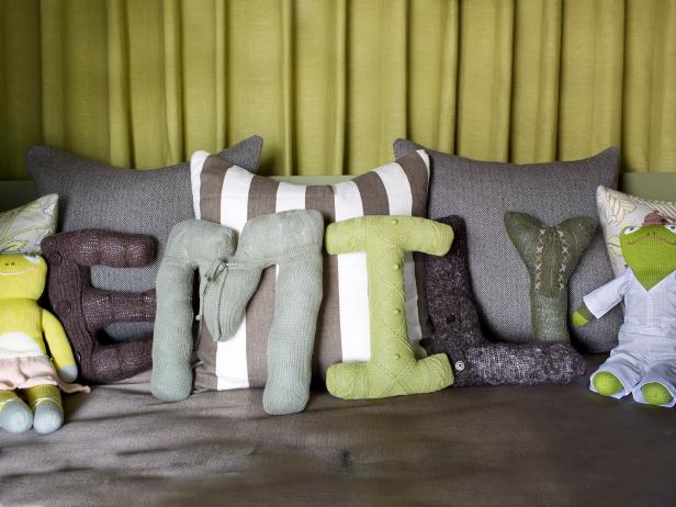 Original_Brian-Patrick-Flynn-Sweater-Pillows-Cover-Image_s4x3 Original_Brian-Patrick-Flynn-Sweater-Pillows-Cover-Image_s4x3