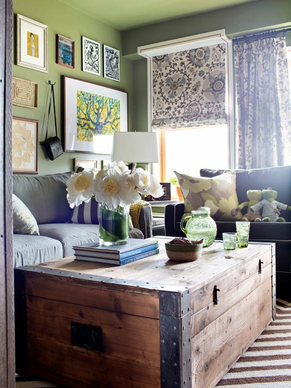 Shabby Chic Living Room with Wood Trunk Coffee Table Shabby Chic Living Room with Wood Trunk Coffee Table