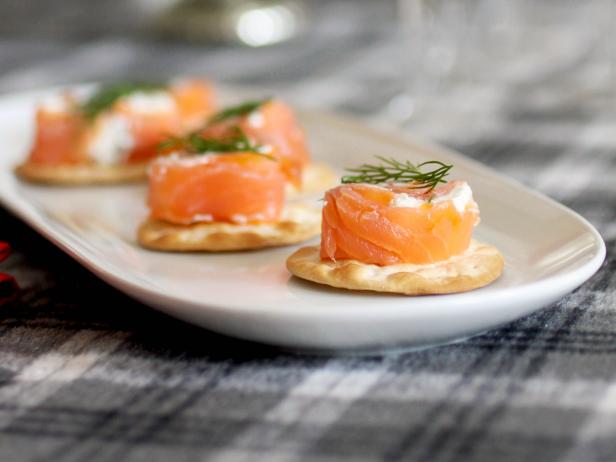 Smoked salmon on cracker