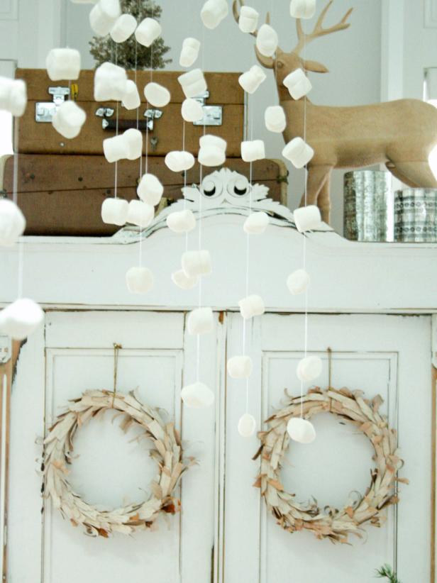 Holiday Entertaining: Create a Marshmallow Snowstorm Holiday Entertaining: Create a Marshmallow Snowstorm