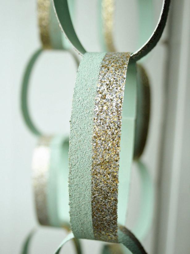 Mint and gold holiday chain garland