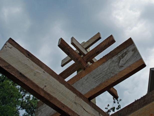 Reclaimed Wood Planks on Post for Outdoor Holiday Tree