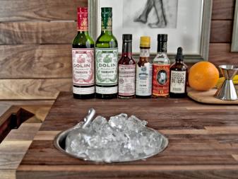 Bar Cart With Built-in Ice Bucket 