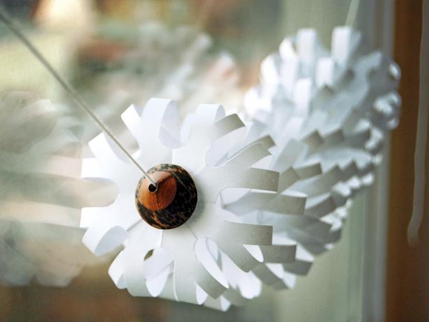 original_Vanessa-Keppler-snowflake-garland_s4x3 original_Vanessa-Keppler-snowflake-garland_s4x3