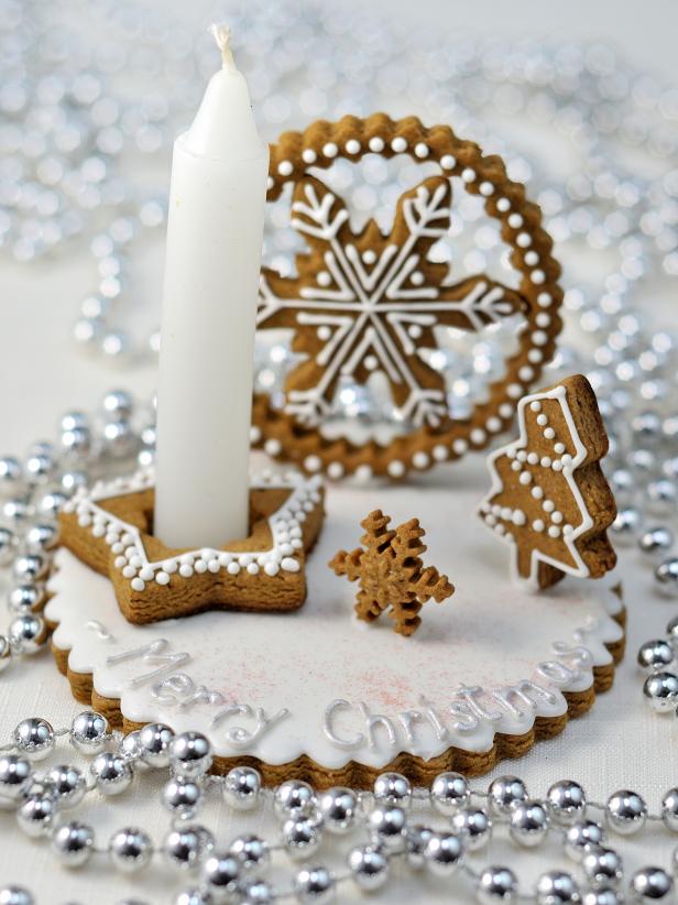 original_Hani-Bacova-holiday-gingerbread-centerpiece_s3x4 original_Hani-Bacova-holiday-gingerbread-centerpiece_s3x4