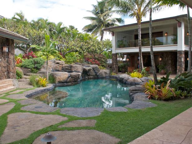 Tropical Backyard With Gorgeous Swimming Pool Tropical Backyard With Gorgeous Swimming Pool